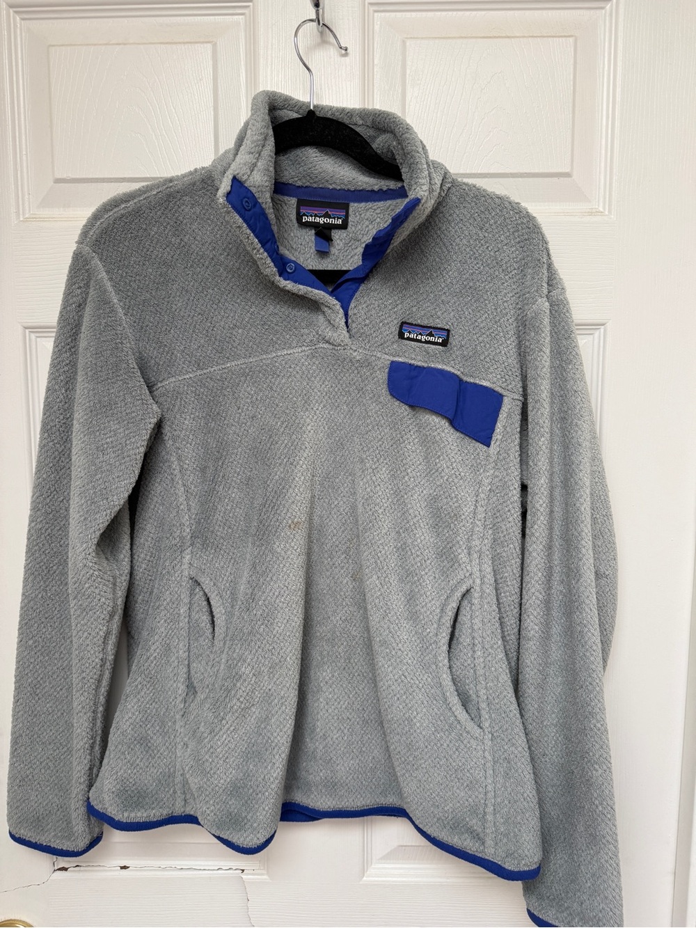 Patagonia Women's Synchilla Gray Pullover Fleece with Blue Trim